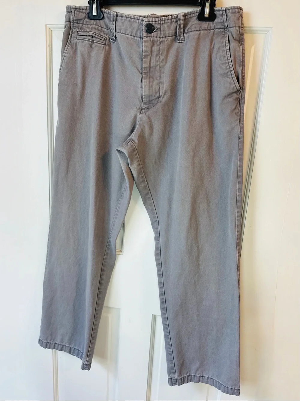 Old Navy Broken-In Straight Men’s Gray Chino Pants 34x30 Flat Front Cotton